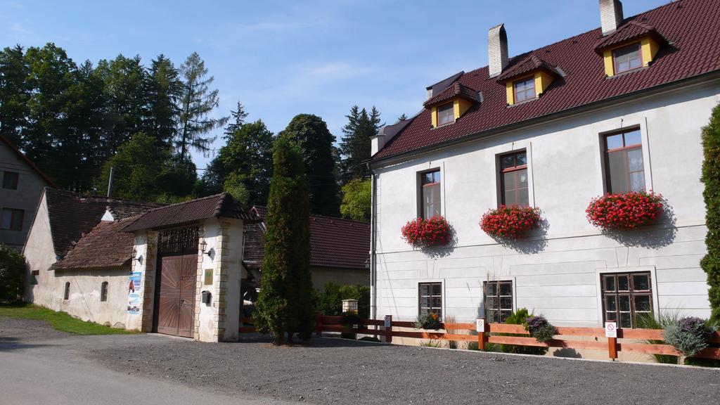 Penzion Padrtuv Mlyn Trebic Exterior foto