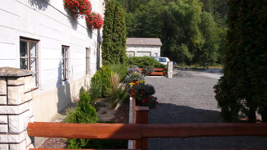 Penzion Padrtuv Mlyn Trebic Exterior foto